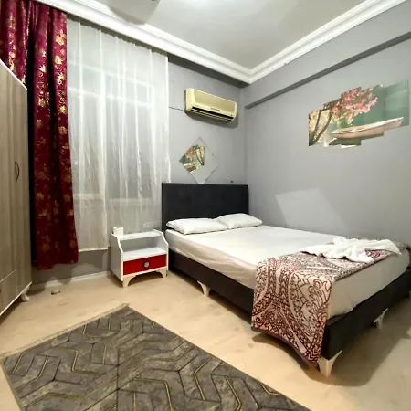 Red White House Hotel